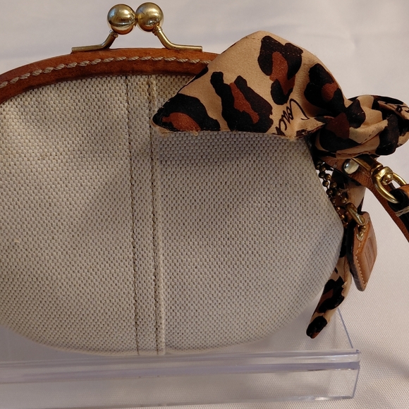 Coach Kisslock 💋 - Picture 6 of 14